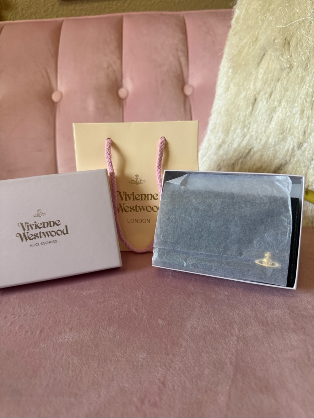 ๐ฏ Auth! Vivienne Westwood Black Leather Card & Key Holder with Gold Orb. BNWT! - Picture 14 of 15